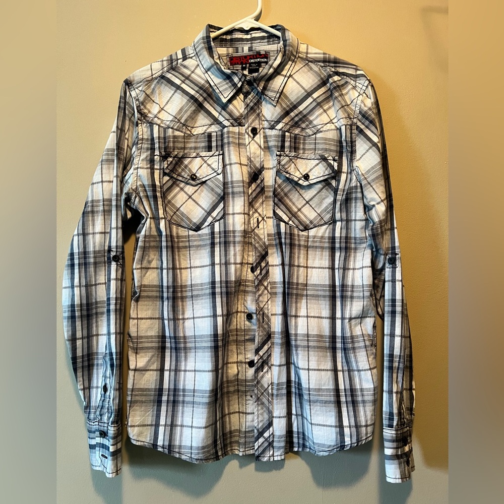 Men’s Western look size M Distortion brand long sleeve cotton shirt.